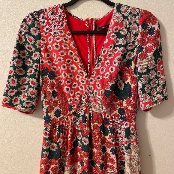 Zara Dresses & Skirts - Zara floral dress